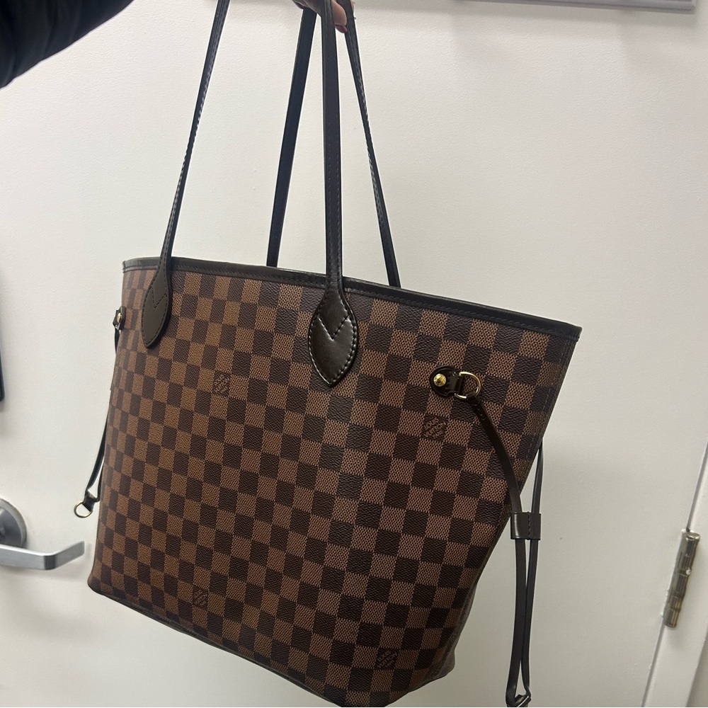 Louis Vuitton Brown Checkered Tote with Red Interior - Picture 9 of 10